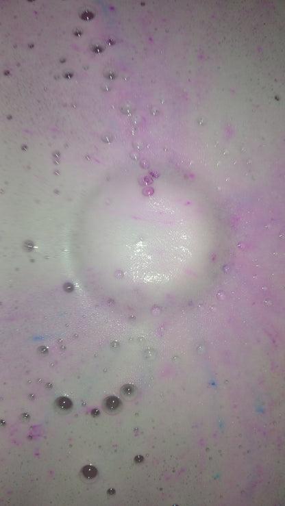 Cocktail donut bath bomb