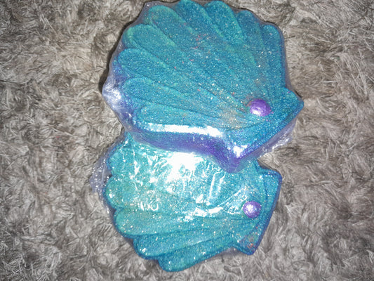 Mermaid clamshell