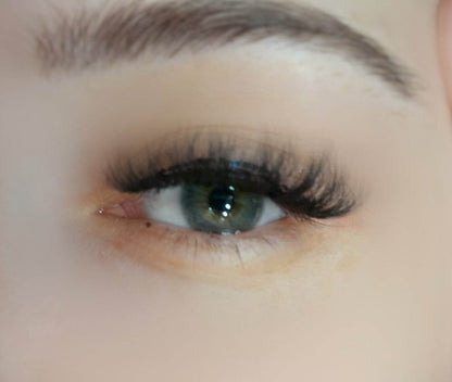 'Nikki' lashes